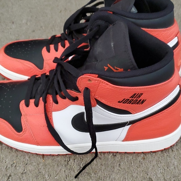 Mens Air Jordan 1 - Picture 2 of 4